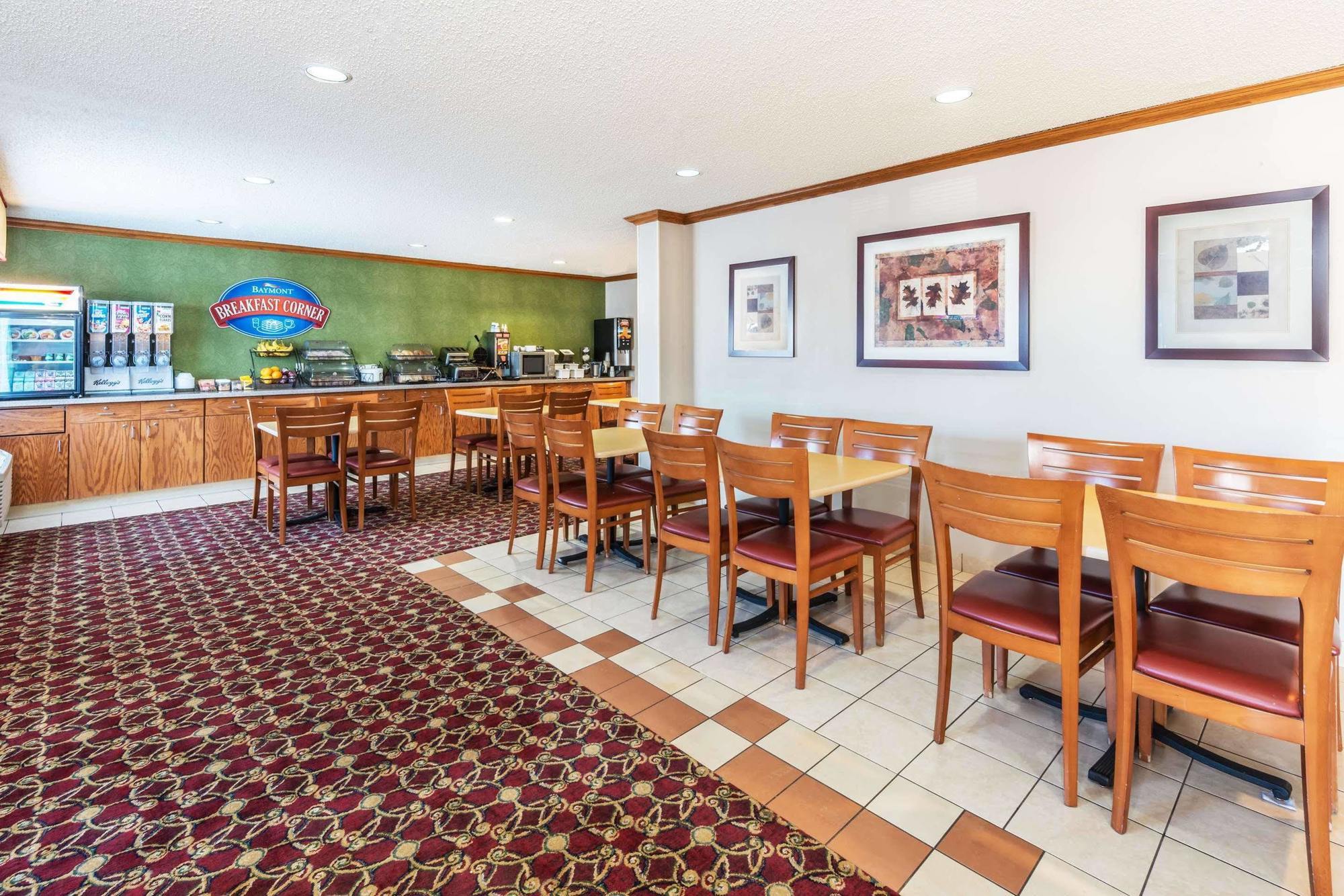 Baymont By Wyndham Salina Hotel Buitenkant foto